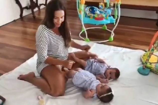 Ivete Sangalo com as gêmeas/Instagram