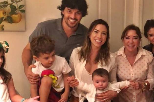 Patricia Abravanel com os filhos e a mãe/Instagram