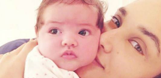 Débora Nascimento e a filha - Reprodução/Instagram