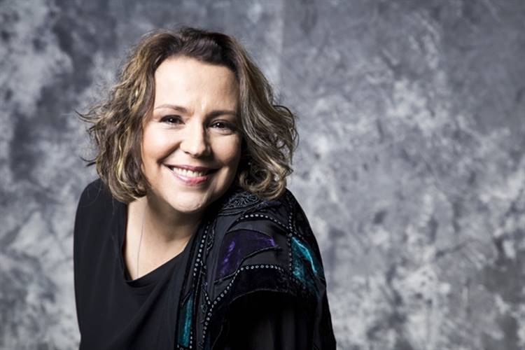 Ana Beatriz Nogueira salva festa de centenário do Retiro dos Artistas