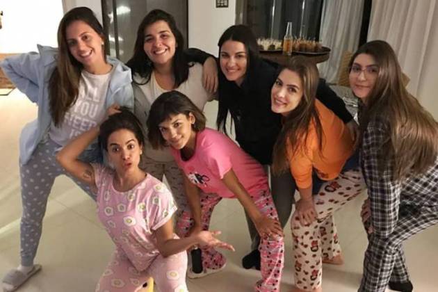 Anitta faz festa do pijama/Instagram