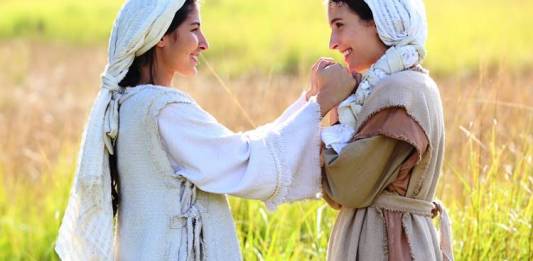 Jesus - Maria diz a Miriam que está grávida (Munir Chatack/RecordTV)