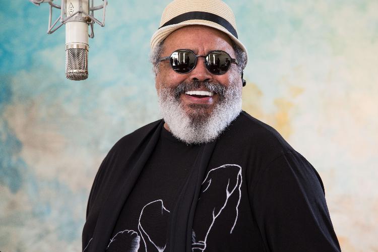 Jorge Aragão passa por cirurgia e cancela Live