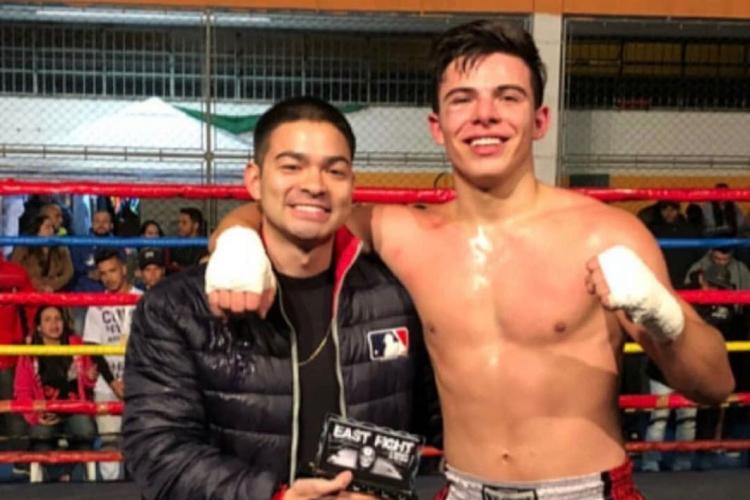Thomaz Costa vence sua primeira luta de ”Muay thai”