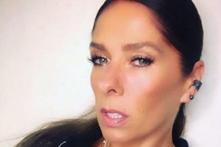 No velório de Franco Scornavacca, Adriane Galisteu aparece abalada