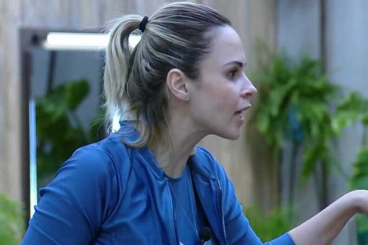 A Fazenda 10: Ana Paula Renault ameaça deixar o reality: ‘Se quiser, eu pago multa’