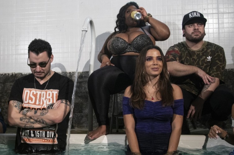 Vídeos da nova música de Anitta com Jojo Todynho se espalham pela web