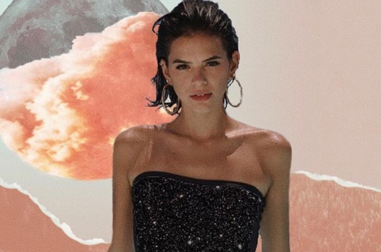 Bruna Marquezine curte publicação de mãe de Neymar e leva fãs à loucura