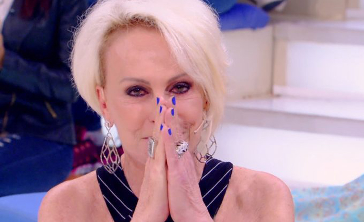 Ana Maria Braga erra nome de cidade ao vivo e público se revolta