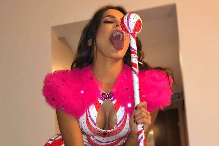 Em vídeo, Emilly Araújo ironiza notícia sobre expulsão de show – Assista!