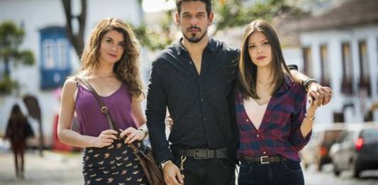 Espelho da Vida - Isabel - Alain - Cris (Globo/João Miguel Júnior)