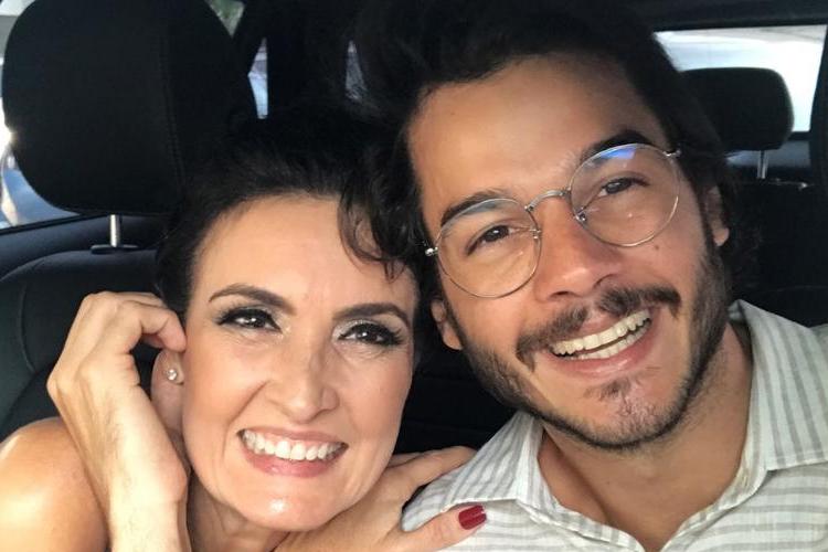 Fátima Bernardes se casará com Túlio Gadêlha, diz sensitiva