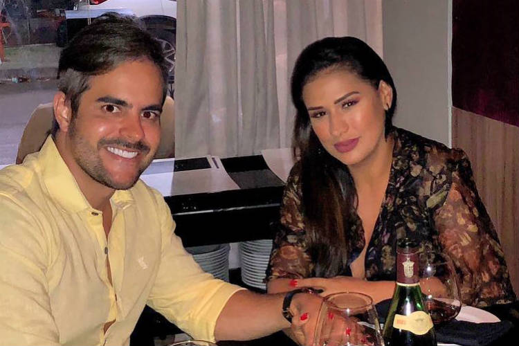 Simone ‘acusa’ marido de rasgar suas roupas no aeroporto – Entenda!
