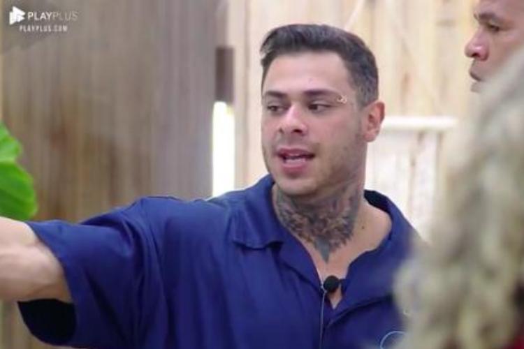 A Fazenda 10: Após prova, Léo Stronda arma barraco