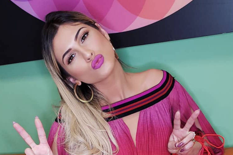 Livia Andrade revela a maior loucura que já fez para justificar atraso no trabalho