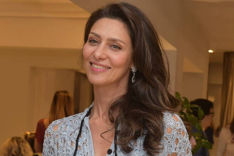 Maria Fernanda Cândido surpreende fãs em selfie sem make – Veja!