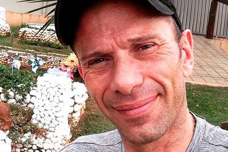 Rafael Ilha rebate provocação de internauta