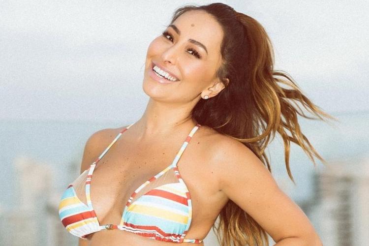 Apresentadora Sabrina Sato reclama de dores durante a gravidez