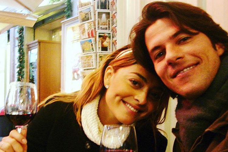 Juliana Paes comemora 10 anos de casamento com declaração ao marido