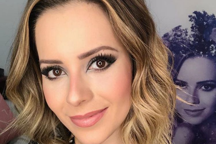 Sandy revela ter problemas de queda de cabelo