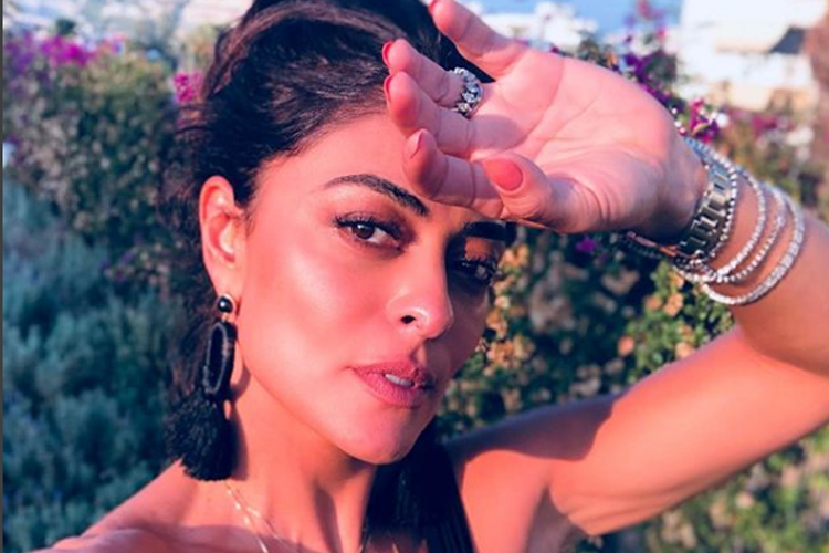 Juliana Paes posta foto ousada e ganha elogios