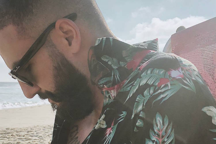 Ex-BBB aparece de saia em evento e revela intervenção estética – Saiba mais!