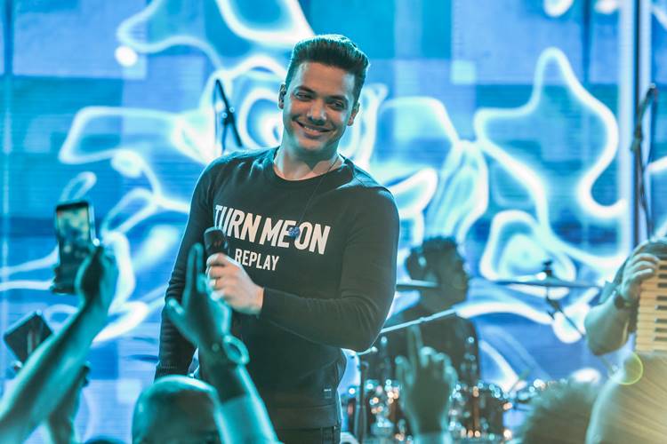 Wesley Safadão lança novo álbum e conta com presença de famosos