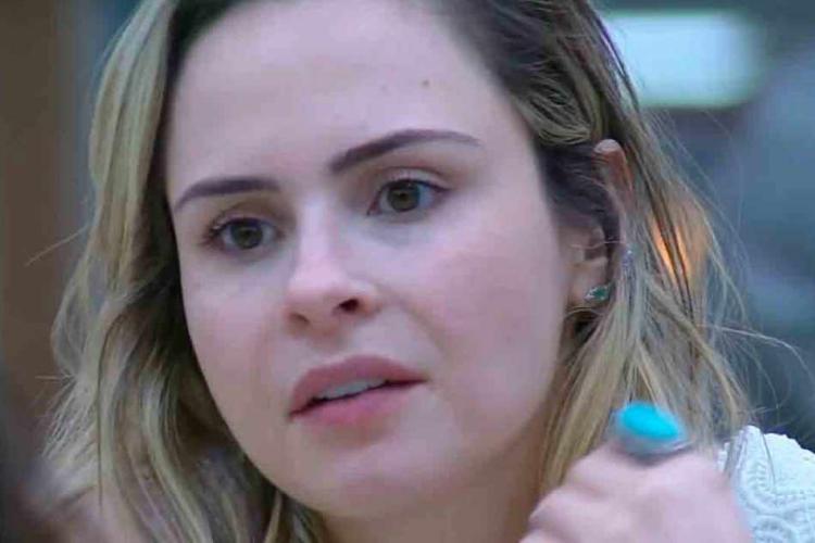 Eliminada de “A Fazenda 10”, Ana Paula Renault faz desabafo