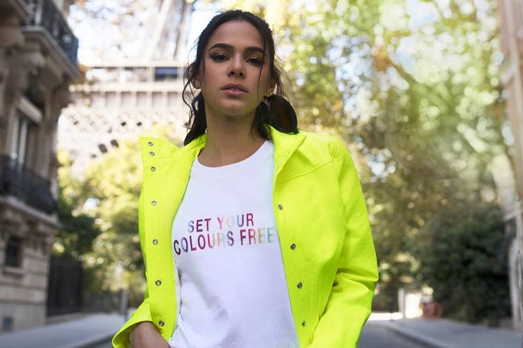 Após eleições, Bruna Marquezine rebate seguidores