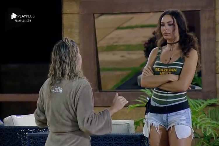 A Fazenda 10: Fernanda briga com Catia e ataca: ‘ex-paquitinha aposentada’