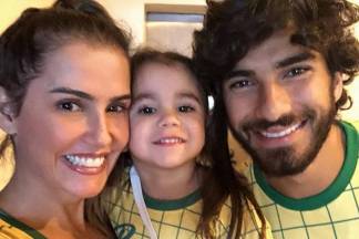 Deborah Secco, Maria Flor e Hugo Moura / Instagram