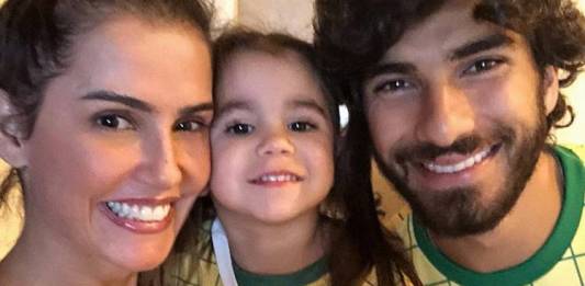 Deborah Secco, Maria Flor e Hugo Moura / Instagram