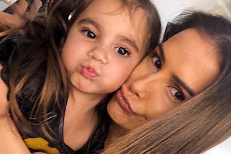 Deborah Secco compartilha vídeo fofo da filha Maria Flor e encanta internautas – Veja!