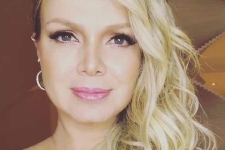 Eliana homenageia Hebe Camargo: ‘Sinto você aqui’