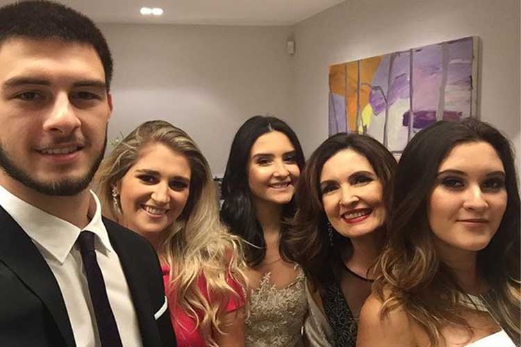 Fátima Bernardes compartilha foto de infância dos filhos – Veja!