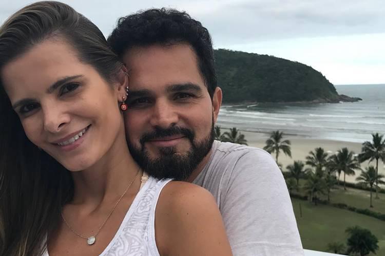 Luciano Camargo comemora 15 anos de casamento com Flávia Fonseca