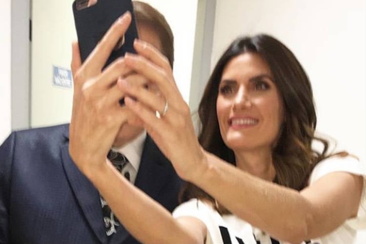 Isabella Fiorentino posta foto ao lado de Silvio Santos, mas detalhe na roupa da apresentadora chama a atenção – Veja!