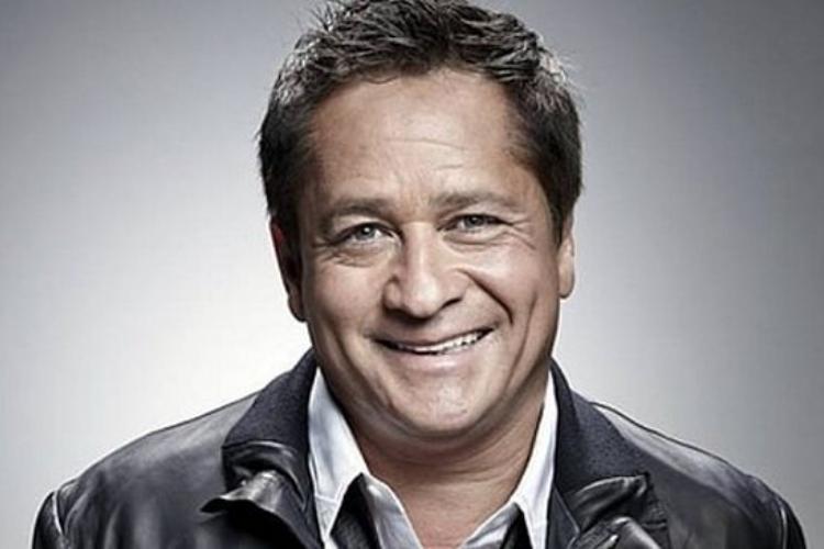 Cantor Leonardo serve cafezinho nas alturas; entenda