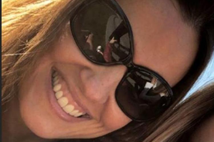 Mulher de Faustão viaja mais uma vez com bailarinas do marido