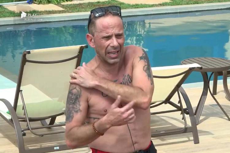 A Fazenda 10: Atitude de Rafael Ilha deixa Catia chocada