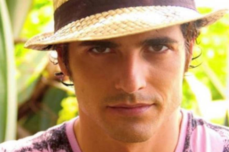 Com click de pose na cama, Gianecchini chama atenção – Veja!