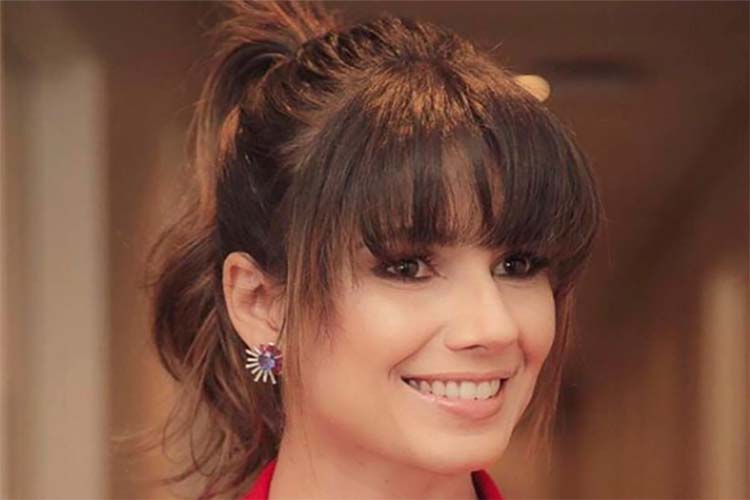 Bem-humorada! Sertaneja Paula Fernandes faz piada com sua nova música
