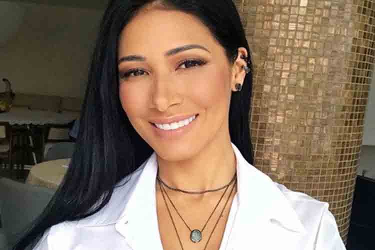 Simaria surge com look arrasador e ganha elogios: ‘Beleza precisa ser estudada’