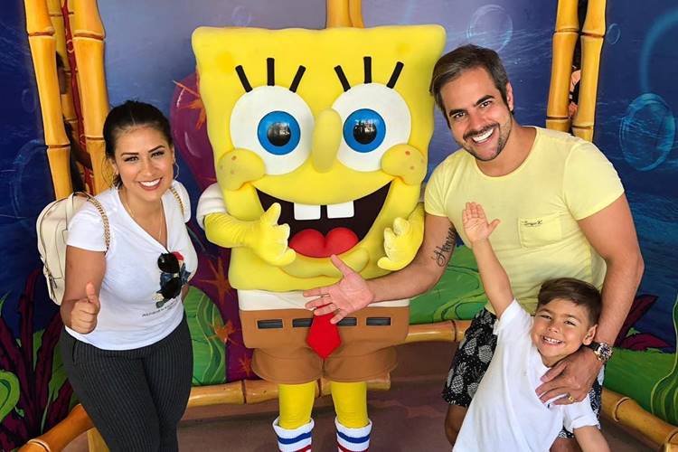 Filho de Simone diverte internautas ao cantar com a mãe – Veja!