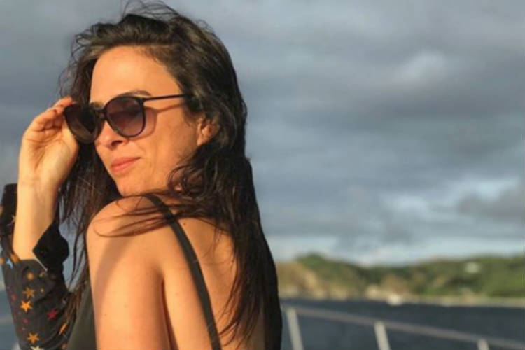 Tatá Werneck posta foto em cadeira de rodas e gera polêmica no Instagram