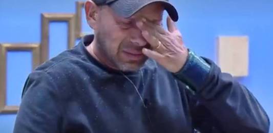 A Fazenda 10 - Rafael chora (Reprodução/Record TV)