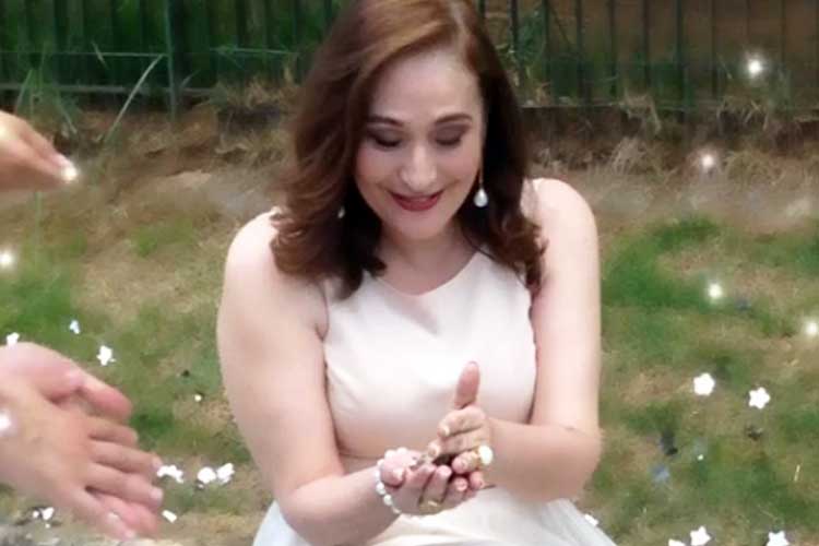 Sonia Abrão mostra a mãe após passar por cirurgia: “Hora da alta”