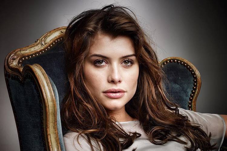 Alinne Moraes critica “Escola Sem Partido”