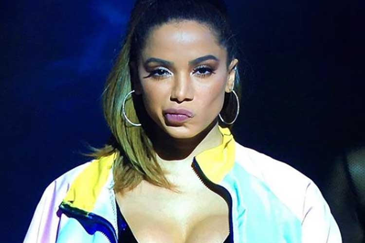 Após noitada de Carnaval, Anitta esclarece burburinhos e dispara: “Não sou amiga da Marquezine”