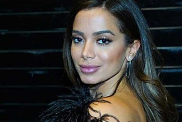 Anitta fala sobre acusação de roubo em seu bloco de Carnaval